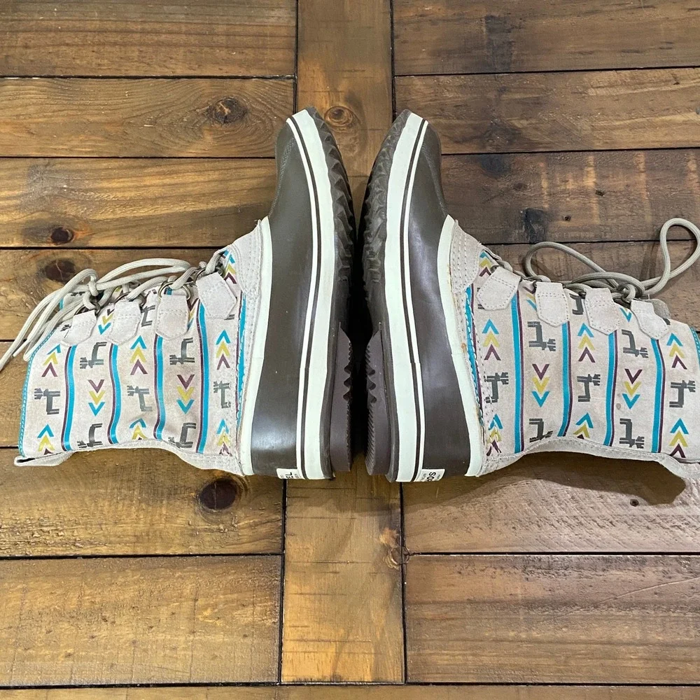 Sorel Winter Carnival limited edition Waterproof Boots Moose Print Tan Womens 10